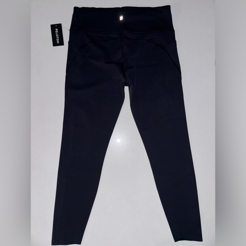 Peloton Essential Tulip Hem Legging - Picture 6 of 11